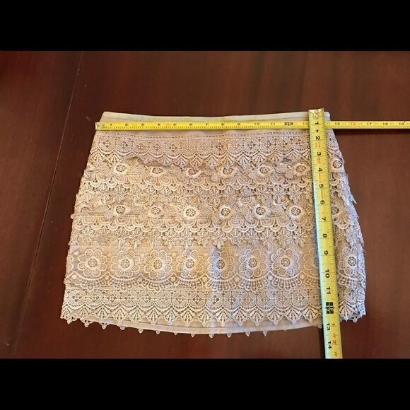 Sans Souci Size S Tan Lace Mini Skirt! - Picture 6 of 6